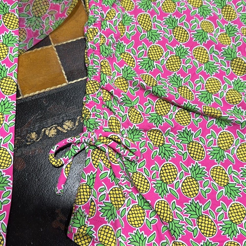 IBKUL Pineapple sun shirt! NWT, size XS. Icefil technology - Picture 4 of 4